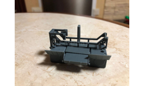 Кронштейн для крепления двух запасок на тягач ЗиЛ 133В, сборная модель автомобиля, DP, scale43
