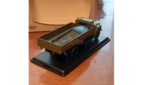 ЗИЛ-130Г хаки (+груз лодка Казанка), масштабная модель, SSM, 1:43, 1/43
