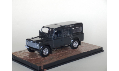 Land Rover Defender - Universal Hobbies - 1/43 (треснут бокс), масштабная модель, The James Bond Car Collection (Автомобили Джеймса Бонда), scale43