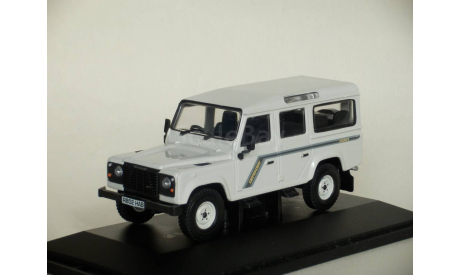 Land Rover Defender - Corgi -1/43 (треснут бокс, картон надорван), масштабная модель, scale43