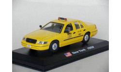 Ford Crown Victoria (2000) - AMERCOM - масштаб меньше, чем 1/43