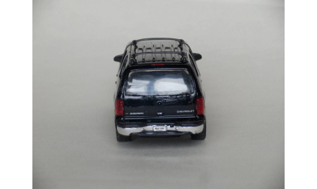 Chevrolet Suburban 2001 - Welly - 1/43 (с дефектами), масштабная модель, scale43