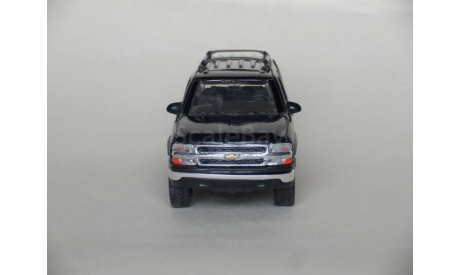 Chevrolet Suburban 2001 - Welly - 1/43 (с дефектами), масштабная модель, scale43