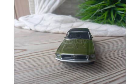 1/43 Ford Mustang зеленый с черной крышей Norev, масштабная модель, scale43