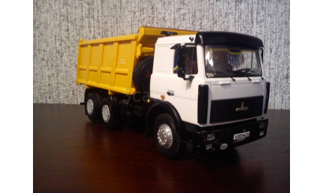 Маз самосвал со спалкой, масштабная модель, Ручная работа, scale43