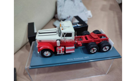 Neo White Road Boss 1-43 Вайт от NEO, масштабная модель, scale43