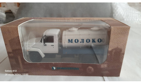 ГАЗ 3307 Г6-ОТА-4,2 Цистерна ’Молоко’​, журнальная серия масштабных моделей, Deagostini, 1:43, 1/43