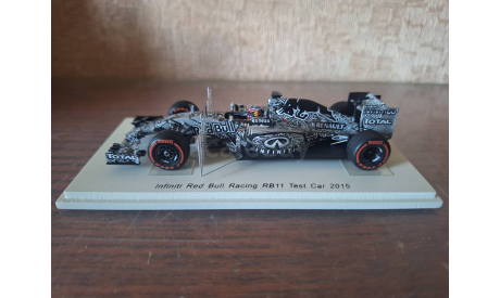 1/43 F1 Red Bull Renault RB11 Test car Kvyat 2015, масштабная модель, Spark, scale43