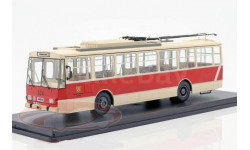 троллейбус SKODA 14TR Potsdam 1981 Beige/Red