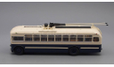 МТБ 82Д троллейбус (1947-1951), бежево-синий, масштабная модель, ULTRA Models, scale43