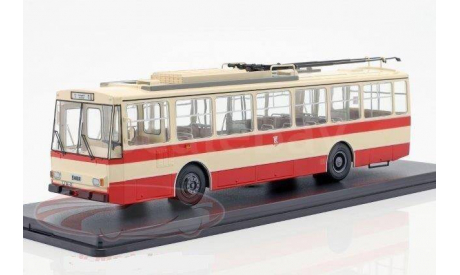 троллейбус SKODA 14TR Weimar 1981 Beige/Red, масштабная модель, Tatra, Premium Classixxs, scale43