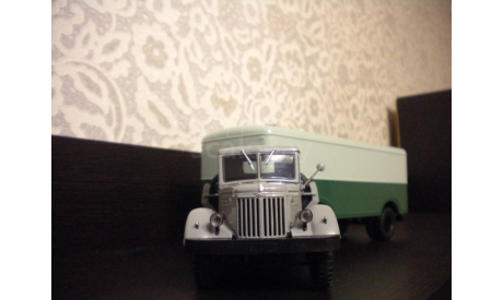 МАЗ-200В с полуприцепом МАЗ-5217, масштабная модель, 1:43, 1/43, Автоистория (АИСТ)