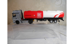 Mercedes-Benz Actros MP4 2016 ,IXO с Полуприцепом бензовозом ’LUKoil’ (Лукойл) (IXO) 1:43 