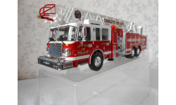 IXO SMEAL 105 Aerial Ladder US Fire Truck 2014- Charlotte TRF 001 1:43