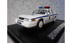 Ford Crown Victoria ДПС. Автомобиль на службе, в боксе. 1:43