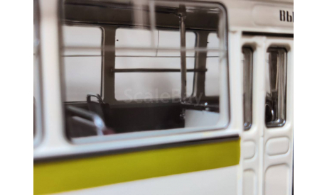 Автобус Лиаз-677М оливковый Демпрайс Demprice, масштабная модель, Classicbus, 1:43, 1/43