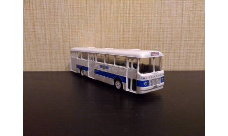 С Рубля! Автобус Икарус-556 белый с синей полосой, масштабная модель, Brekina, scale87, Ikarus