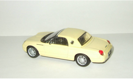 Форд Ford Thunderbird 2004 Maisto 1:43, масштабная модель, scale43, Maisto-Swarovski