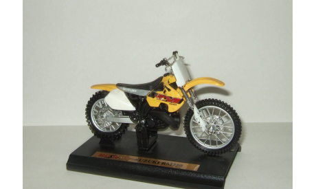 мотоцикл Сузуки Suzuki RM 250 1977 Maisto 1:18 БЕСПЛАТНАЯ доставка, масштабная модель мотоцикла, scale18