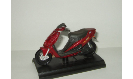 мотоцикл мотороллер скутер Malaguti Phantom F12 2003 Maisto 1:18 БЕСПЛАТНАЯ доставка, масштабная модель мотоцикла, 1/18