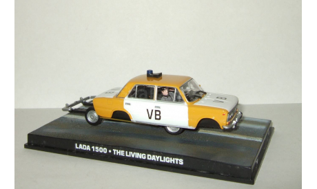 Ваз 2103 Жигули Lada 1500 из к/ф ’Искры из глаз’ Universal Hobbies James Bond series 1:43, масштабная модель, 1/43