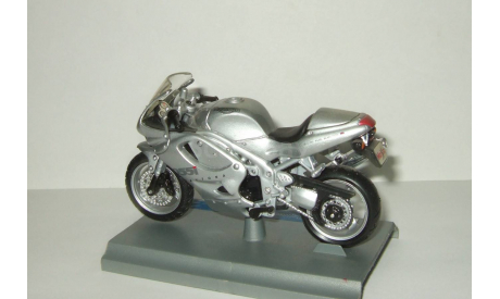 мотоцикл Триумф Triumph Daytona 955 i 2007 Maisto 1:18 БЕСПЛАТНАЯ доставка, масштабная модель мотоцикла, scale18