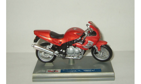 мотоцикл Триумф Triumph Sprint RS 2001 Maisto 1:18 БЕСПЛАТНАЯ доставка, масштабная модель мотоцикла, scale18