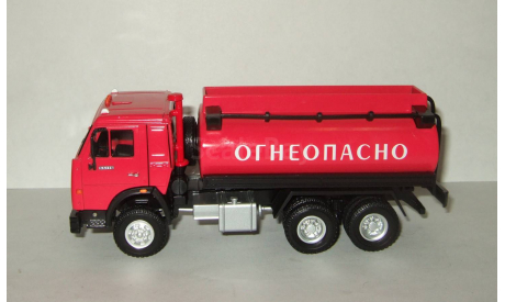 Камаз 5320 Цистерна Огнеопасно 2005 Autobahn Bauer 1:43, масштабная модель, 1/43, Bauer/Cararama/Hongwell