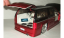 Шевроле Chevrolet Suburban 2003 Тюнинг Jada Toys 1:18, масштабная модель, scale18