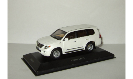 Лексус Lexus LX570 (аналог Toyota Land Cruiser 200) 2009 4x4 Белый IXO VVM 1:43 VVM111, масштабная модель, scale43, IXO Road (серии MOC, CLC)