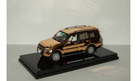 Мицубиси Mitsubishi Pajero IV 4x4 4WD 2010 Золотой Vitesse 1:43 Спецверсия, масштабная модель, scale43