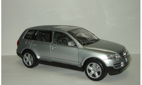 Фольксваген VW Volkswagen Touareg 4x4 2004 Bburago 1:18, масштабная модель, 1/18