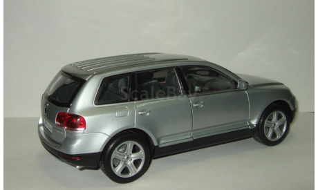 Фольксваген VW Volkswagen Touareg 4x4 2004 Bburago 1:18, масштабная модель, 1/18