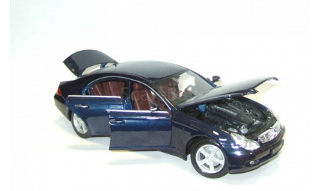 Мерседес Бенц Mercedes Benz CLS Klasse C219 Maisto 1:18, масштабная модель, 1/18, Maisto-Swarovski, Mercedes-Benz