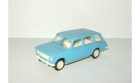 Ваз 2102 Жигули 1973 Пластик сделано в СССР 1:43, масштабная модель, 1/43