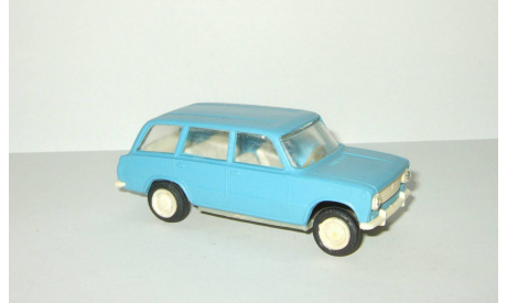 Ваз 2102 Жигули 1973 Пластик сделано в СССР 1:43, масштабная модель, 1/43
