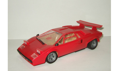 Ламборгини Lamborghini Countach 1975 Italeri 1:24, масштабная модель, scale24