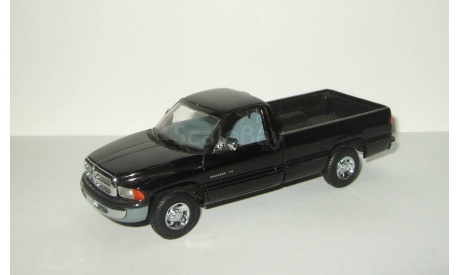 Додж Dodge Ram 2500 V10 1999 Пикап Черный Universal Hobbies 1:43 Раритет, масштабная модель, 1/43