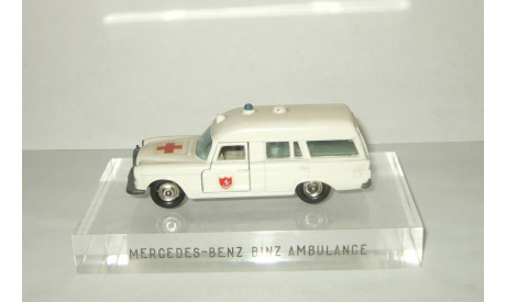 Мерседес Mercedes Benz W110 Binz Ambulance Скорая помощь Matchbox 1:43, масштабная модель, 1/43, Mercedes-Benz