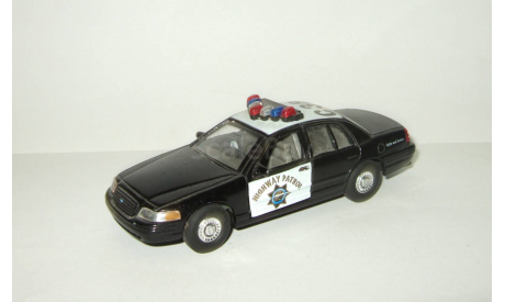 Форд Ford Crown Victoria Highway Patrol Police USA 2003 Welly 1:43, масштабная модель, 1/43