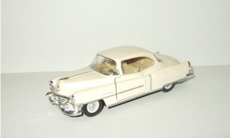 Кадиллак Cadillac Series 62 1953 Белый Kinsmart 1:43, масштабная модель, scale43