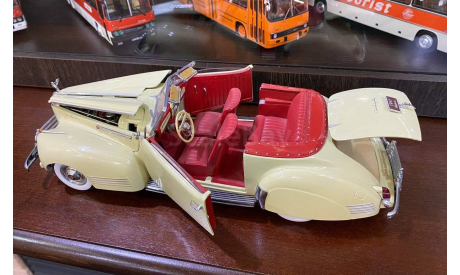 1/18 Packard 180 Darrin Victoria, 1941(Signature), масштабная модель, scale18