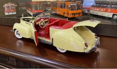 1/18 Packard 180 Darrin Victoria, 1941(Signature), масштабная модель, scale18