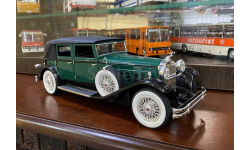 1/18 Packard LeBaron sedan 1930 (Signature)