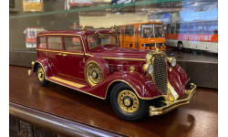 1/18 Cadillac Series V16 452C Limousine 8C