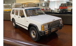 1/18 Jeep XJ Cherokee (дилерка Aurora)