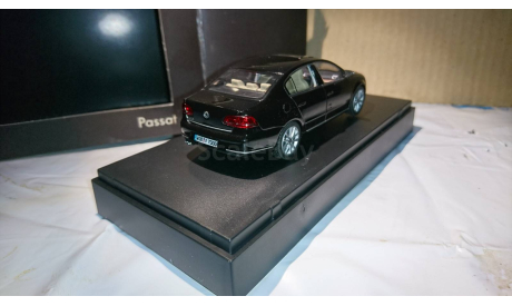 Volkswagen (VW) Passat B7 black (2010—2015) 1/43, масштабная модель, i-Scale (Schuco) Dealer Box, scale43