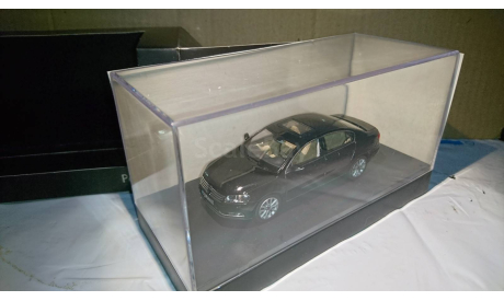 Volkswagen (VW) Passat B7 black (2010—2015) 1/43, масштабная модель, i-Scale (Schuco) Dealer Box, scale43