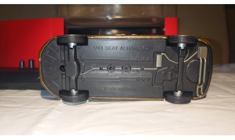 Seat Alhambra 2-nd Generation (Typ 7N/2010-2020) 1/43 Dealer Box, масштабная модель, iScale, scale43
