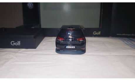 Volkswagen Golf VII (2012) 5d black met. Herpa. Scale 1/43., масштабная модель, i-Scale (Herpa) Dealer Box, scale43